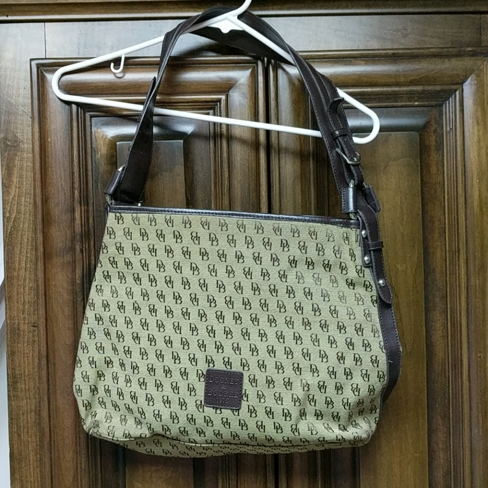 Dooney & Bourke 1975 brown shoulder handbag